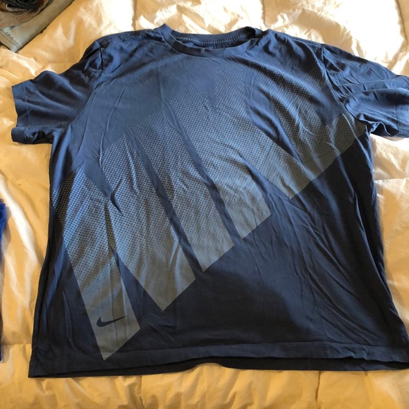 Men’s Nike Tee - Picture 1 of 2